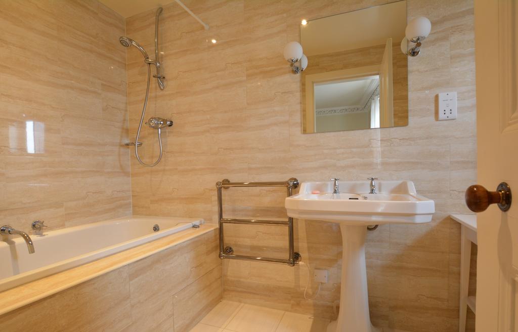 Royal Mile Elegance - Space & Luxury EDI